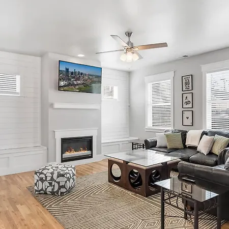 Lucky Bachelor 5 Min To Broadway With Hot Tub Villa